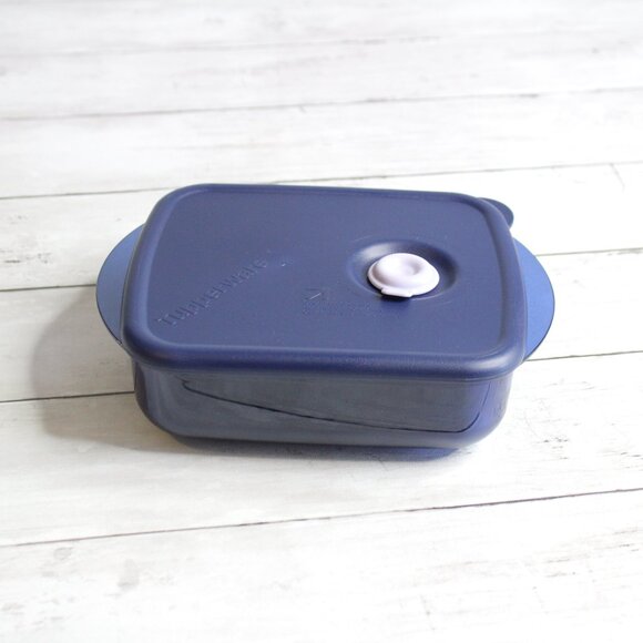 Tupperware Vent n Serve Microwave Container Blue Square 2 1/2 Cup - Picture 1 of 5